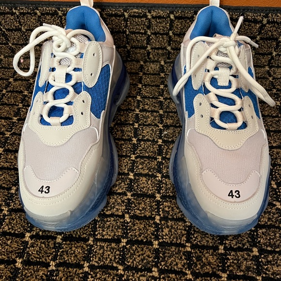 Balenciaga - Picture 3 of 5